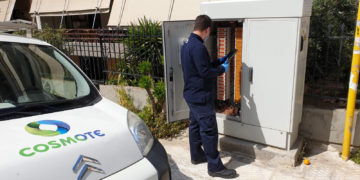 Τεχνικοί και πελάτες της COSMOTE μαζί στη μάχη κατά του κορoνοϊού