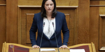 Νίκη Κεραμέως προς Νίκο Φίλη: “Εμείς βρίσκουμε λύση σε κάθε πρόβλημα, εσείς ψάχνετε πρόβλημα σε κάθε λύση.”