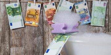 Η Διεθνής Σύμπραξη Ερευνητών Δημοσιογράφων αποκαλύπτει “κερκόπορτες” σε Οικονομικούς Οργανισμούς