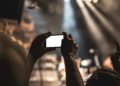 Παραστάσεις και συναυλίες πάνε… Zoom!